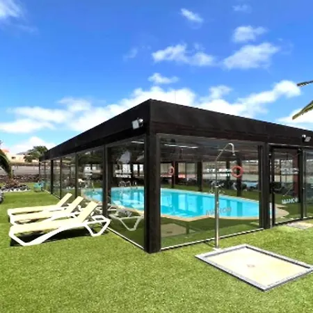Confortable Con Piscina Y Estilo Gæstehus